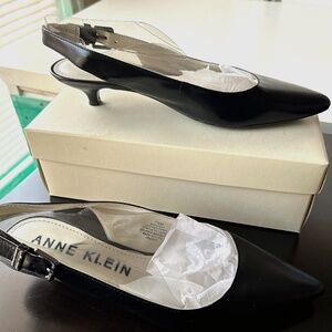 Anne Klein slingback women’s 7.5 black leather kitten heel shoes